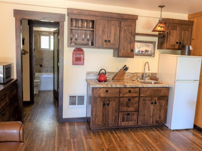 Cedar Glen Lodge image