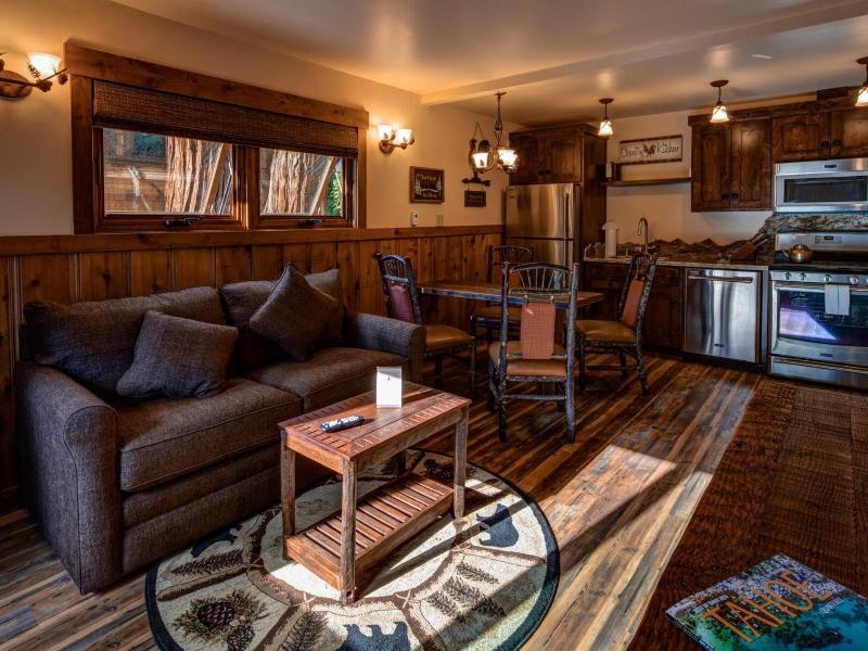 Cedar Glen Lodge image