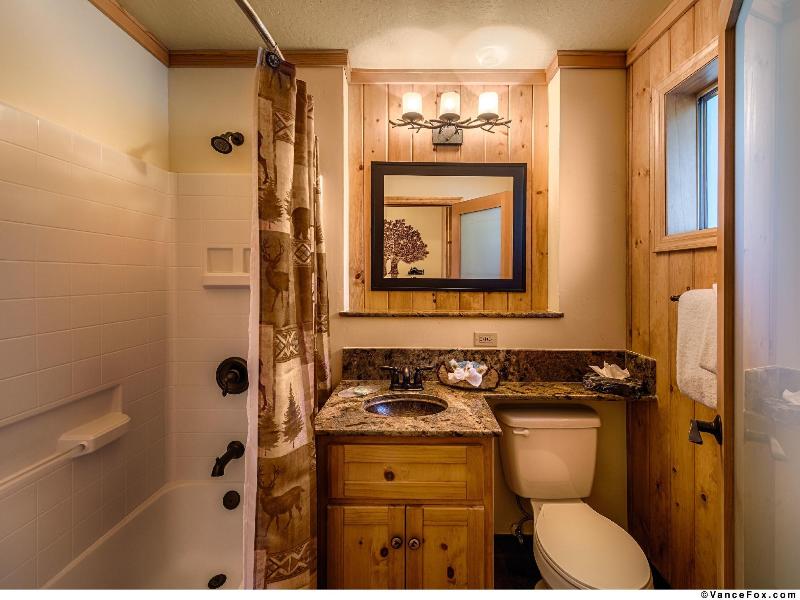 Cedar Glen Lodge image