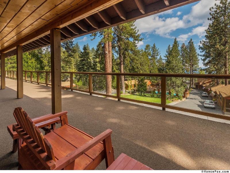 Cedar Glen Lodge image