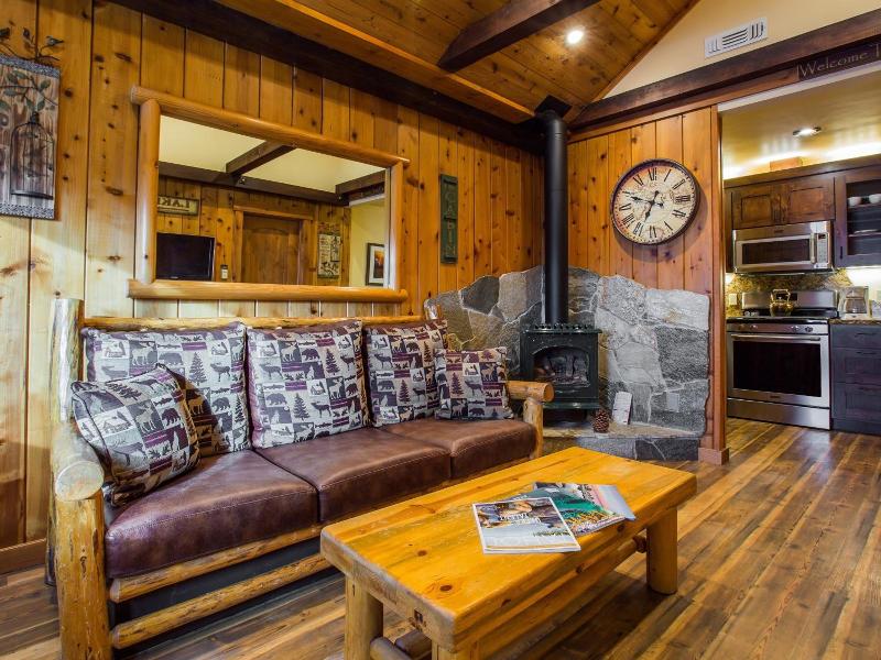 Cedar Glen Lodge image