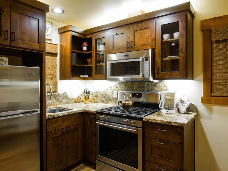 Cedar Glen Lodge image