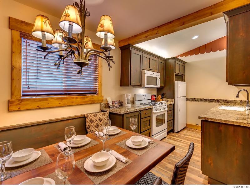Cedar Glen Lodge image