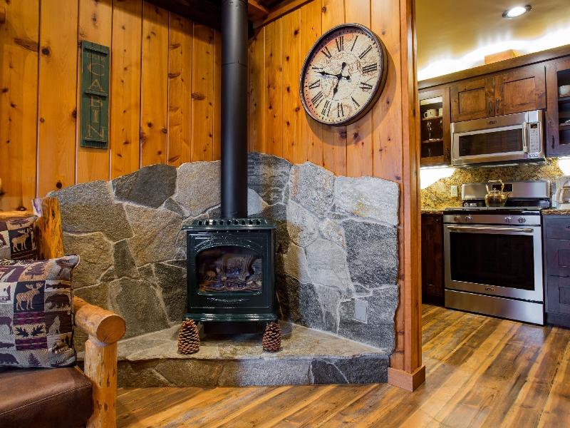 Cedar Glen Lodge image