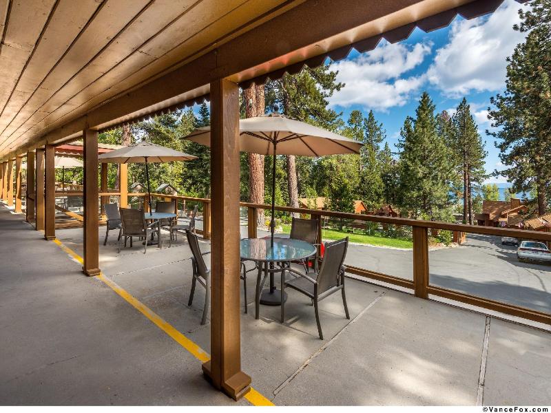 Cedar Glen Lodge image