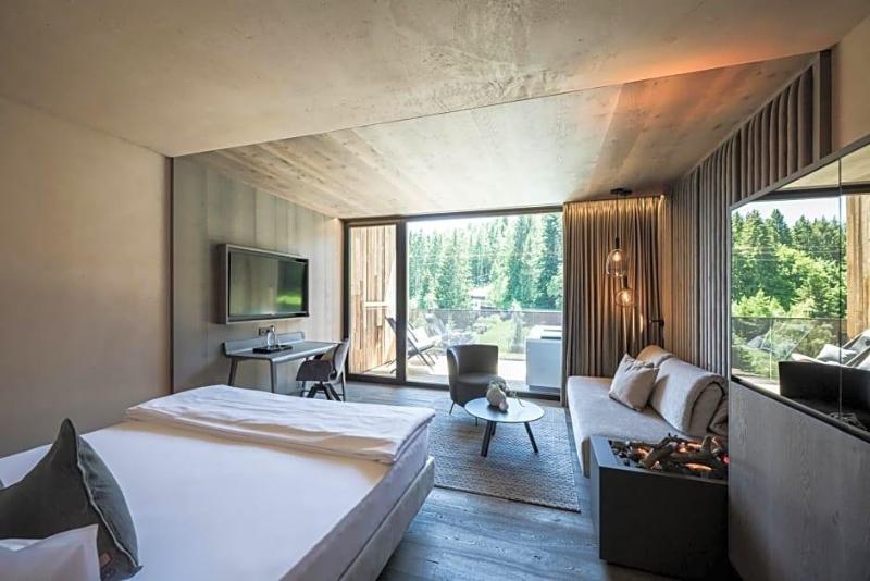 Alpine Spa Resort Viktoria image