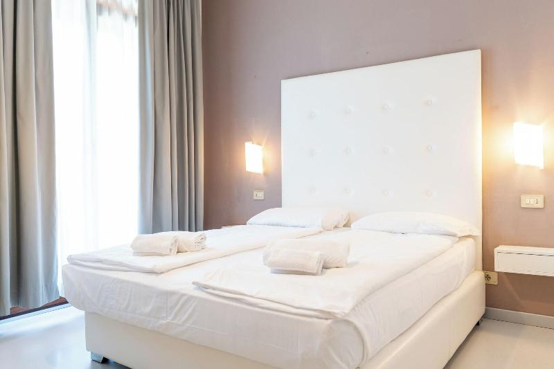 Hotel Regina image
