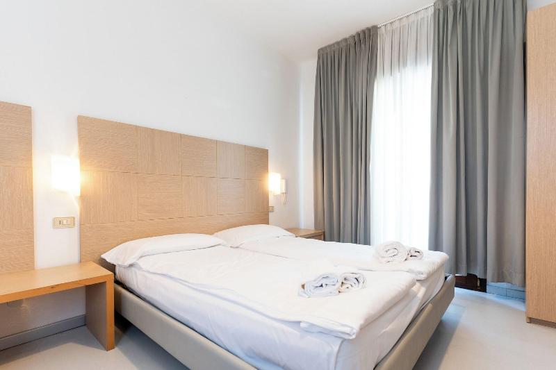 Hotel Regina image