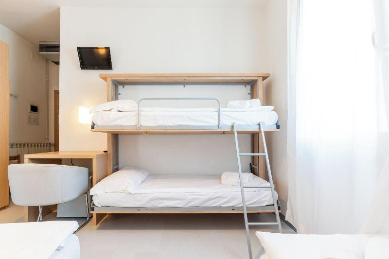 Hotel Regina image