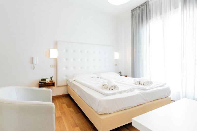 Hotel Regina image