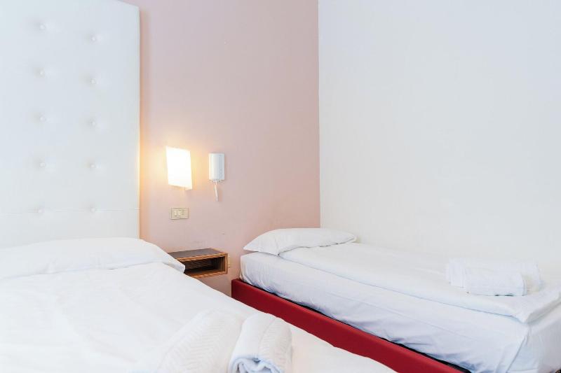 Hotel Regina image