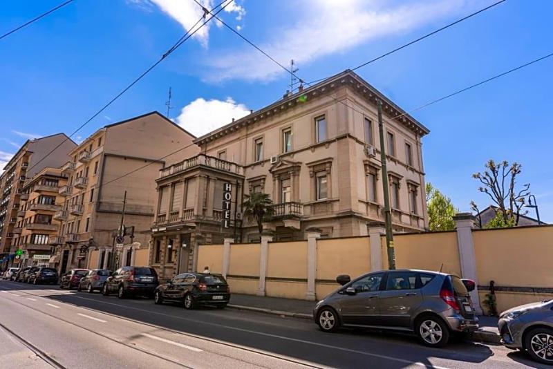 Hotel Apollo image