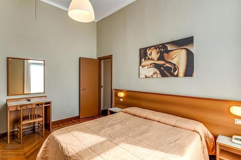 Hotel Apollo image