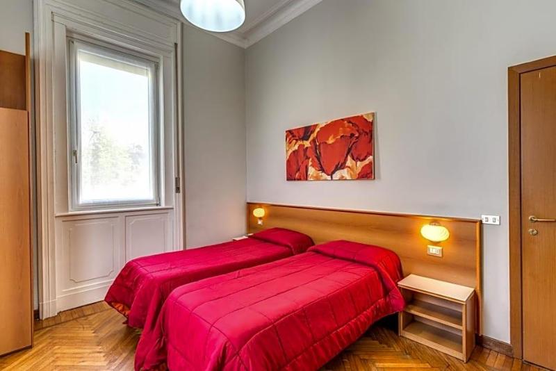 Hotel Apollo image