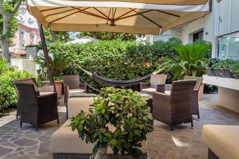 Hotel Vela D'oro image