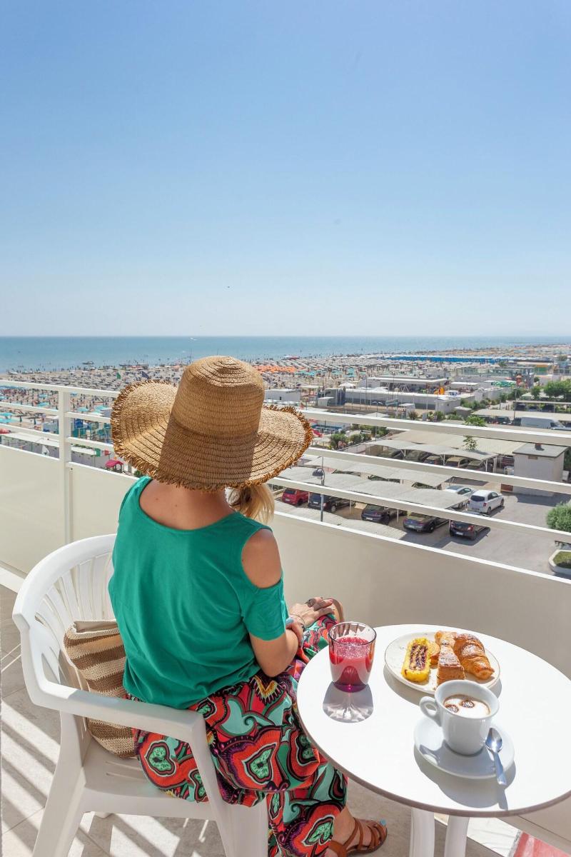 Hotel Vela D'oro image