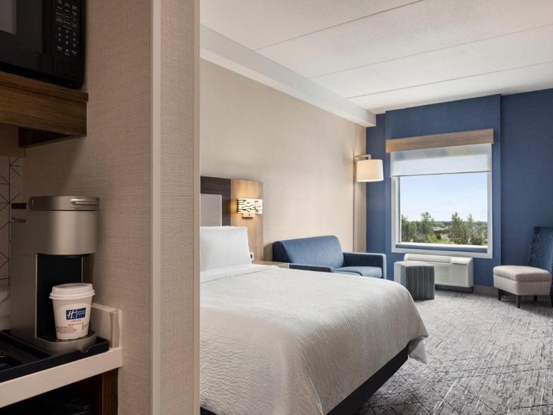 Holiday Inn Express Strathroy An Ihg Hotel image