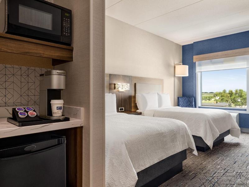 Holiday Inn Express Strathroy An Ihg Hotel image