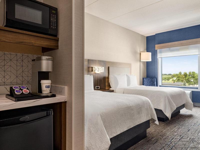 Holiday Inn Express Strathroy An Ihg Hotel image
