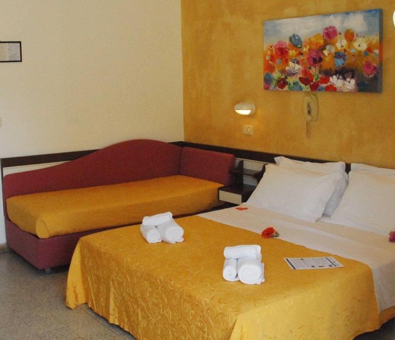 Hotel Hollywood image