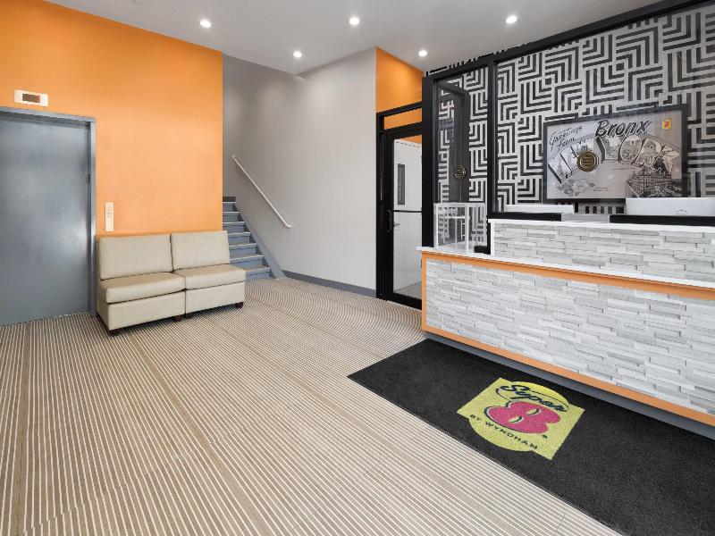 Super 8 By Wyndham Bronx Near Stadium image