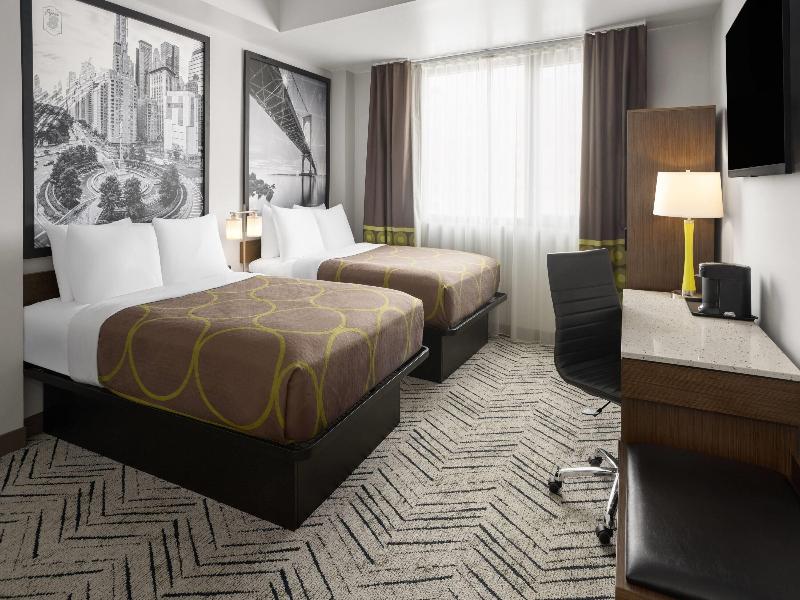 Super 8 By Wyndham Bronx Near Stadium image