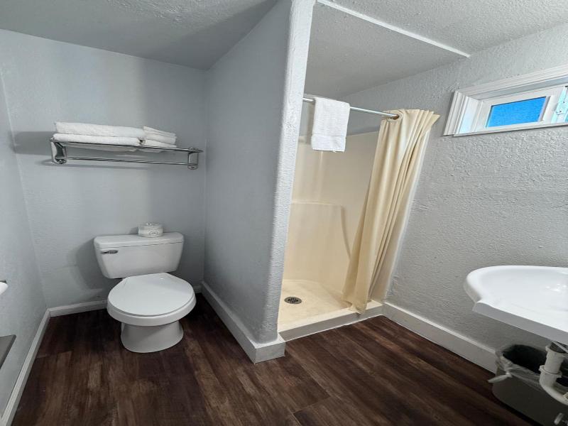 Budget Inn Bend image