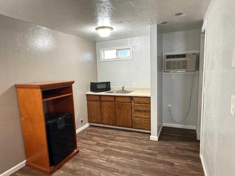 Budget Inn Bend image
