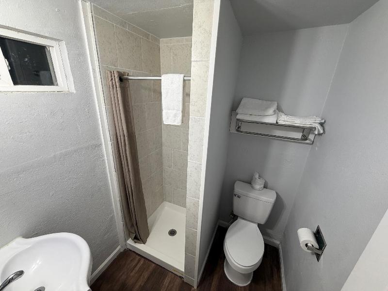 Budget Inn Bend image