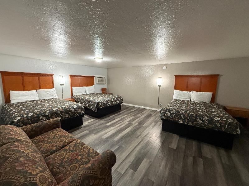 Budget Inn Bend image