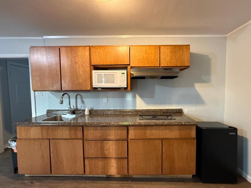 Budget Inn Bend image