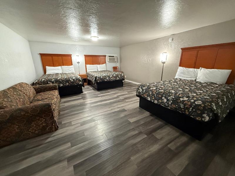 Budget Inn Bend image