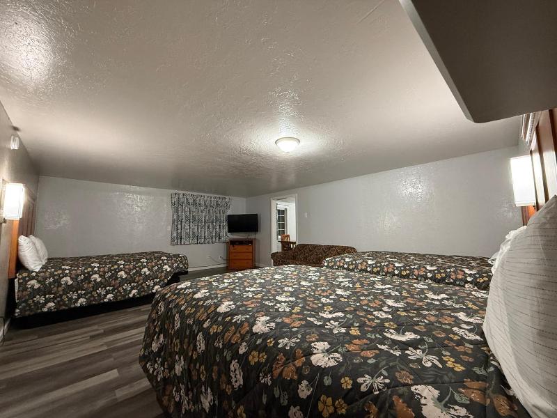 Budget Inn Bend image