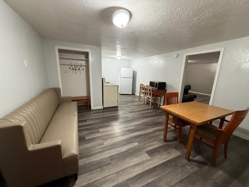 Budget Inn Bend image