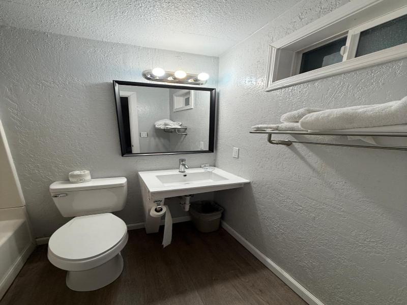 Budget Inn Bend image