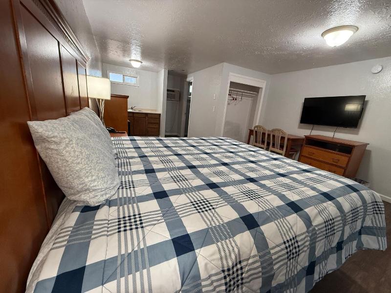 Budget Inn Bend image