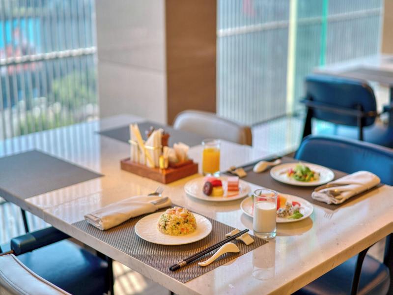 Fairfield By Marriott Hangzhou Wulin Square, China image