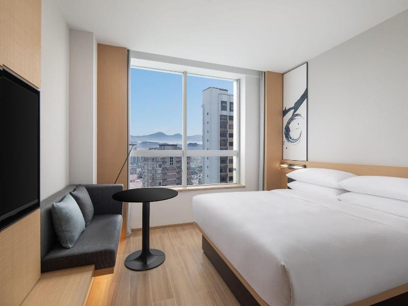 Fairfield By Marriott Hangzhou Wulin Square, China image