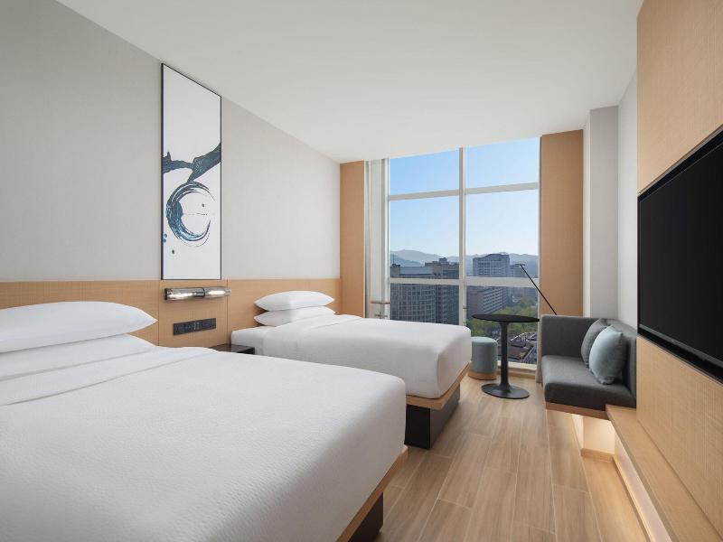 Fairfield By Marriott Hangzhou Wulin Square, China image