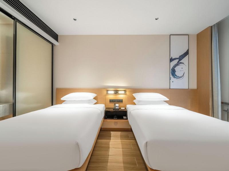 Fairfield By Marriott Hangzhou Wulin Square, China image