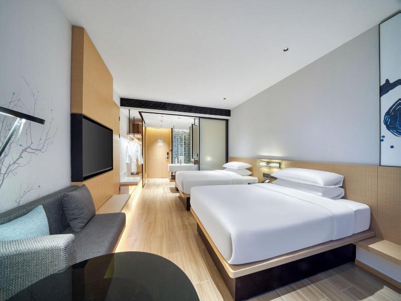 Fairfield By Marriott Hangzhou Wulin Square, China image