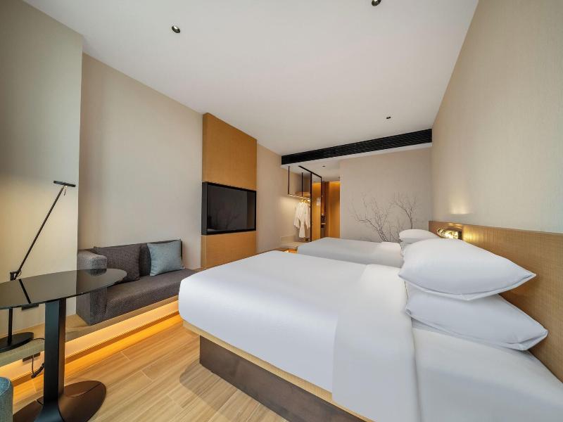 Fairfield By Marriott Hangzhou Wulin Square, China image