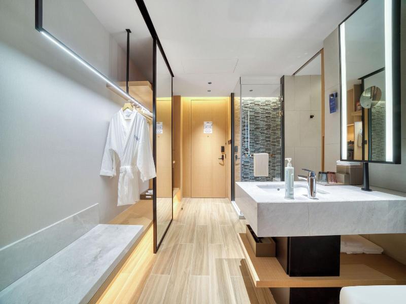 Fairfield By Marriott Hangzhou Wulin Square, China image