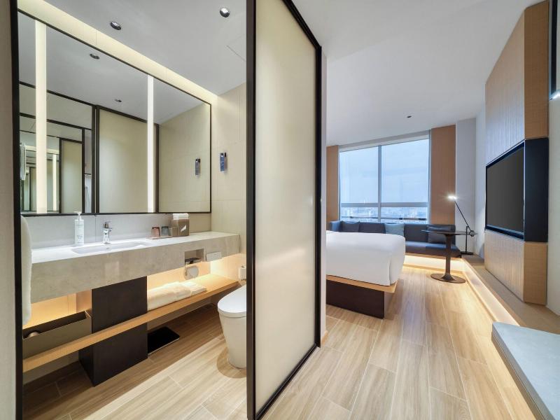 Fairfield By Marriott Hangzhou Wulin Square, China image