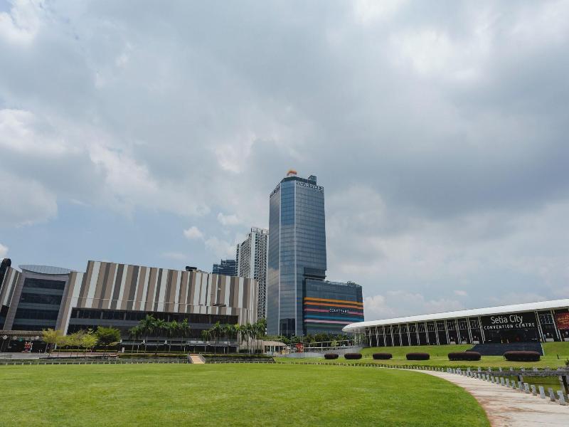 Courtyard By Marriott Setia Alam image