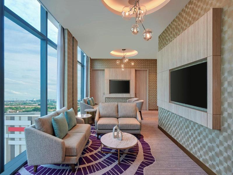 Courtyard By Marriott Setia Alam image