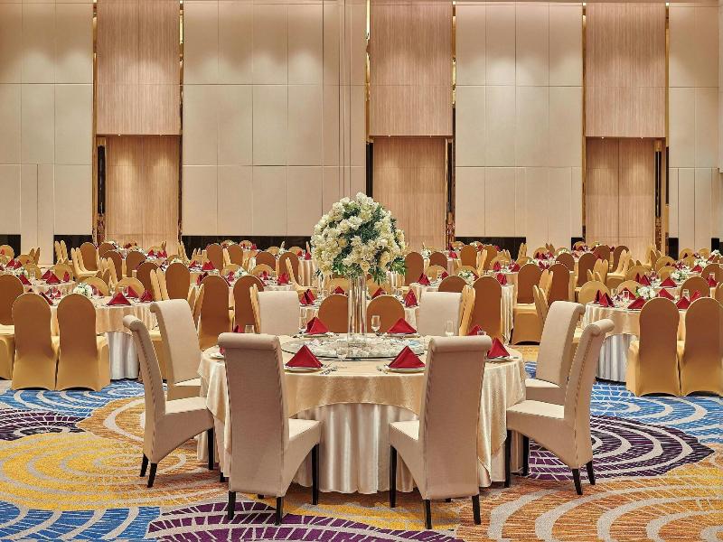 Courtyard By Marriott Setia Alam image
