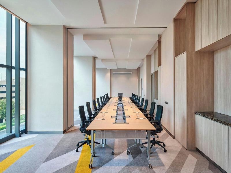 Courtyard By Marriott Setia Alam image