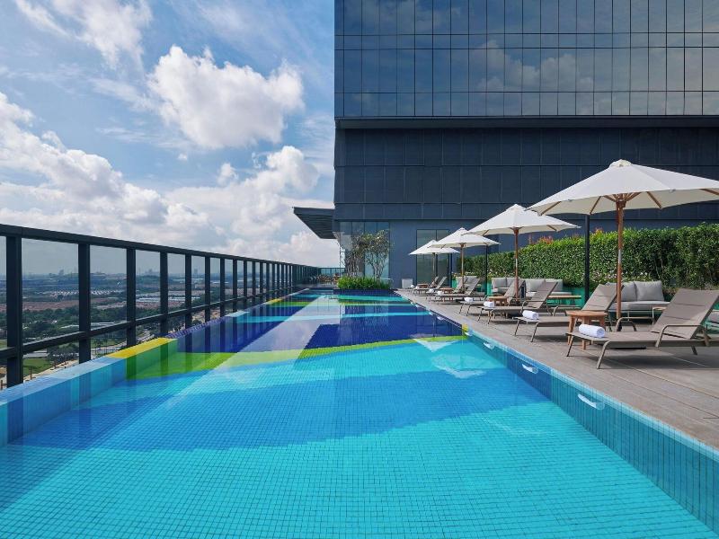 Courtyard By Marriott Setia Alam image