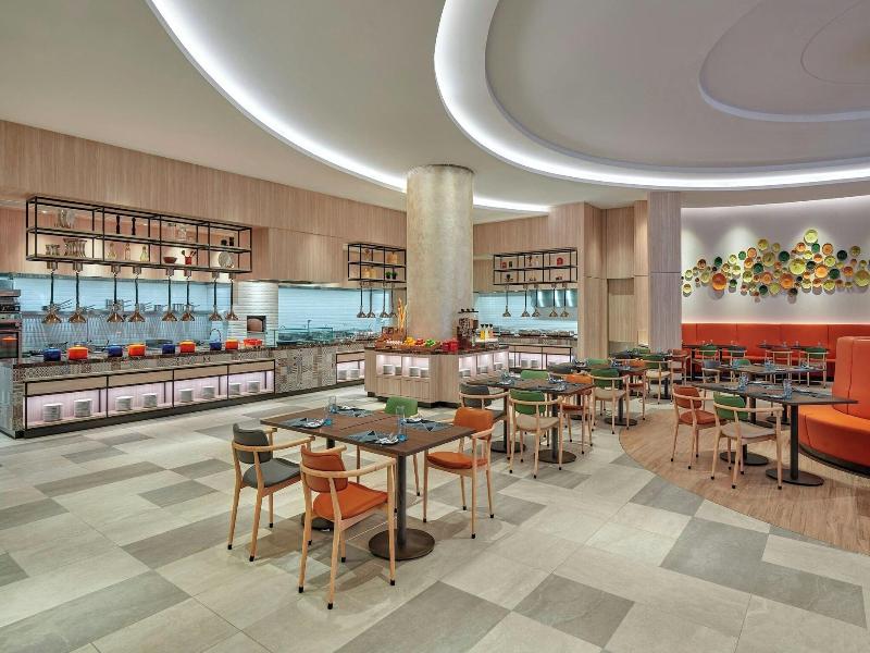 Courtyard By Marriott Setia Alam image